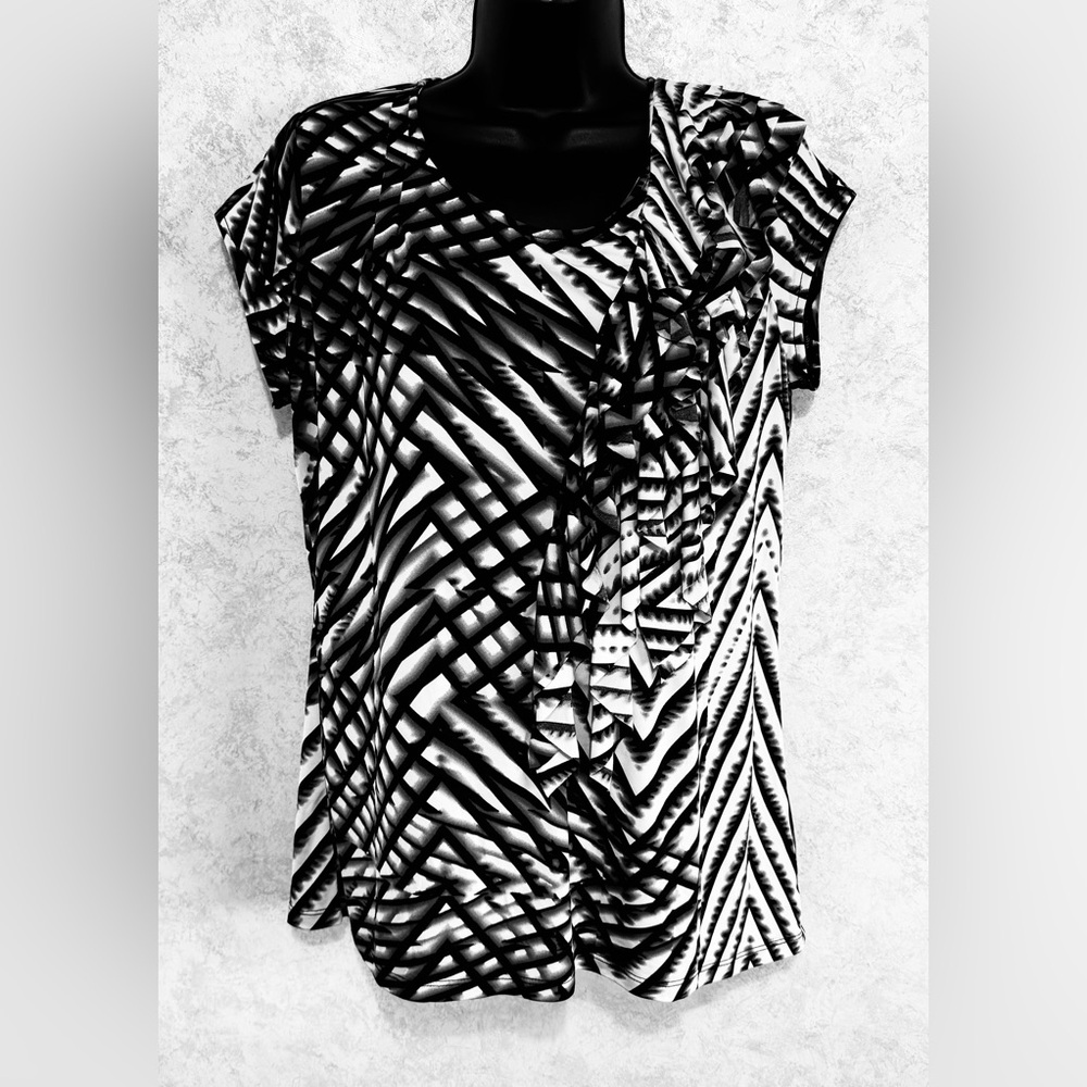 Worthington Stretch Ladies Pull Over Ruffled Black & White Cap Sleeve Size Large
